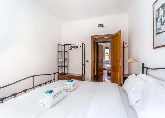 Iflat The House - Spacious & Apartment